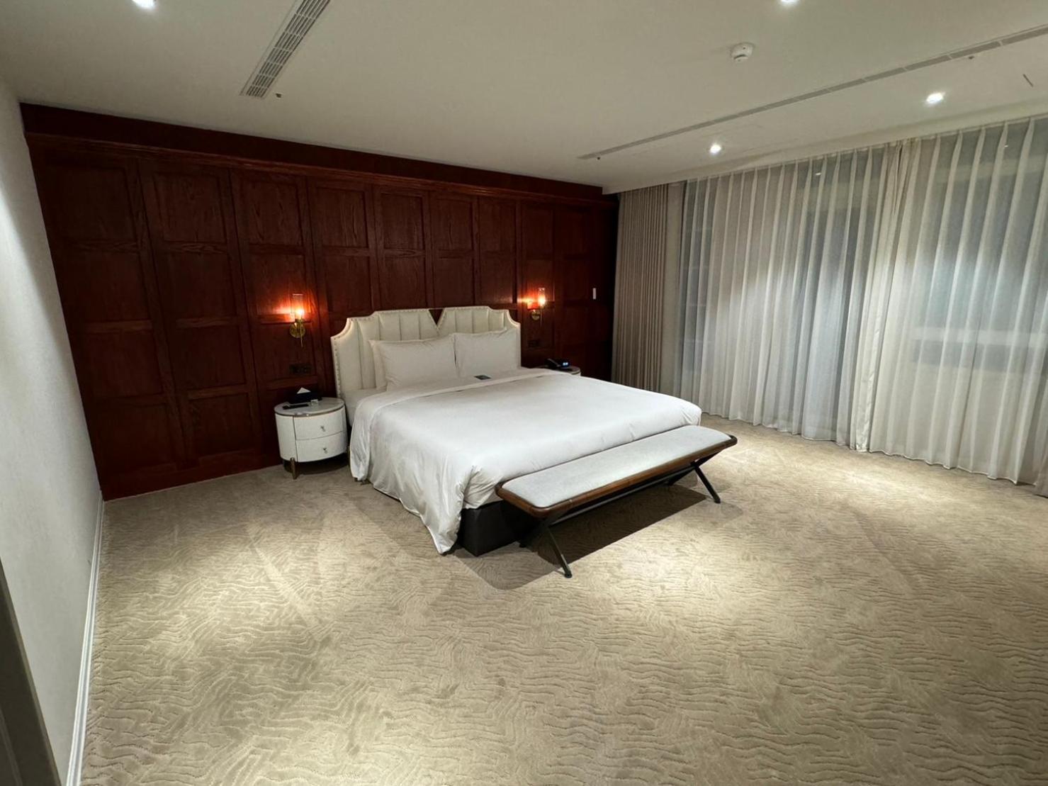 Tryp By Wyndham New Taipei Linkou 新北林口爵怡溫德姆酒店機場捷運mrta9林口站 Exteriör bild